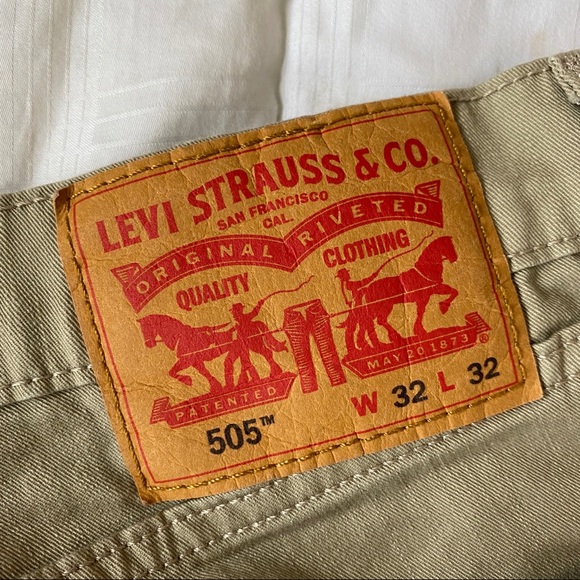 Vintage High Waisted Levi’s 505 Jeans - Picture 11 of 12